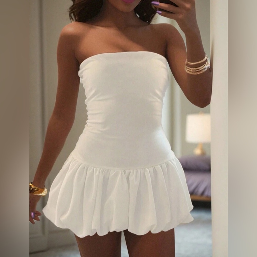 White Strapless Bubble Hem Mini Dress – Size Medium (Good Condition)